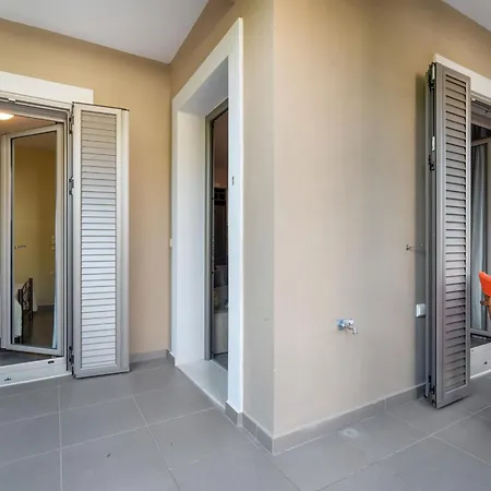 D' Angelo 1 Apartman Karavómilosz